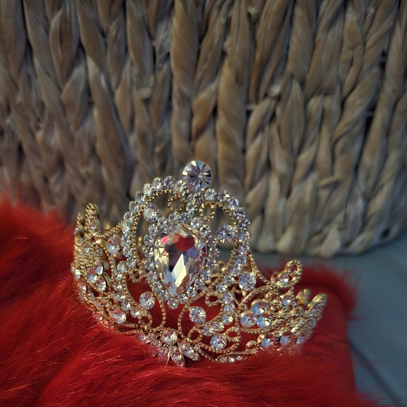 Tiara - Picture 5 of 6